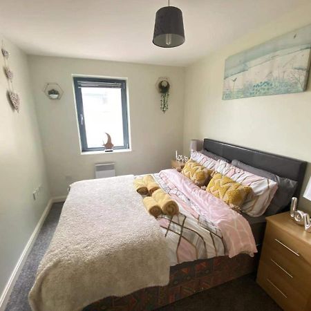 Lovely 2-Bedrooms Apartment Step To The Beach Swansea Zewnętrze zdjęcie