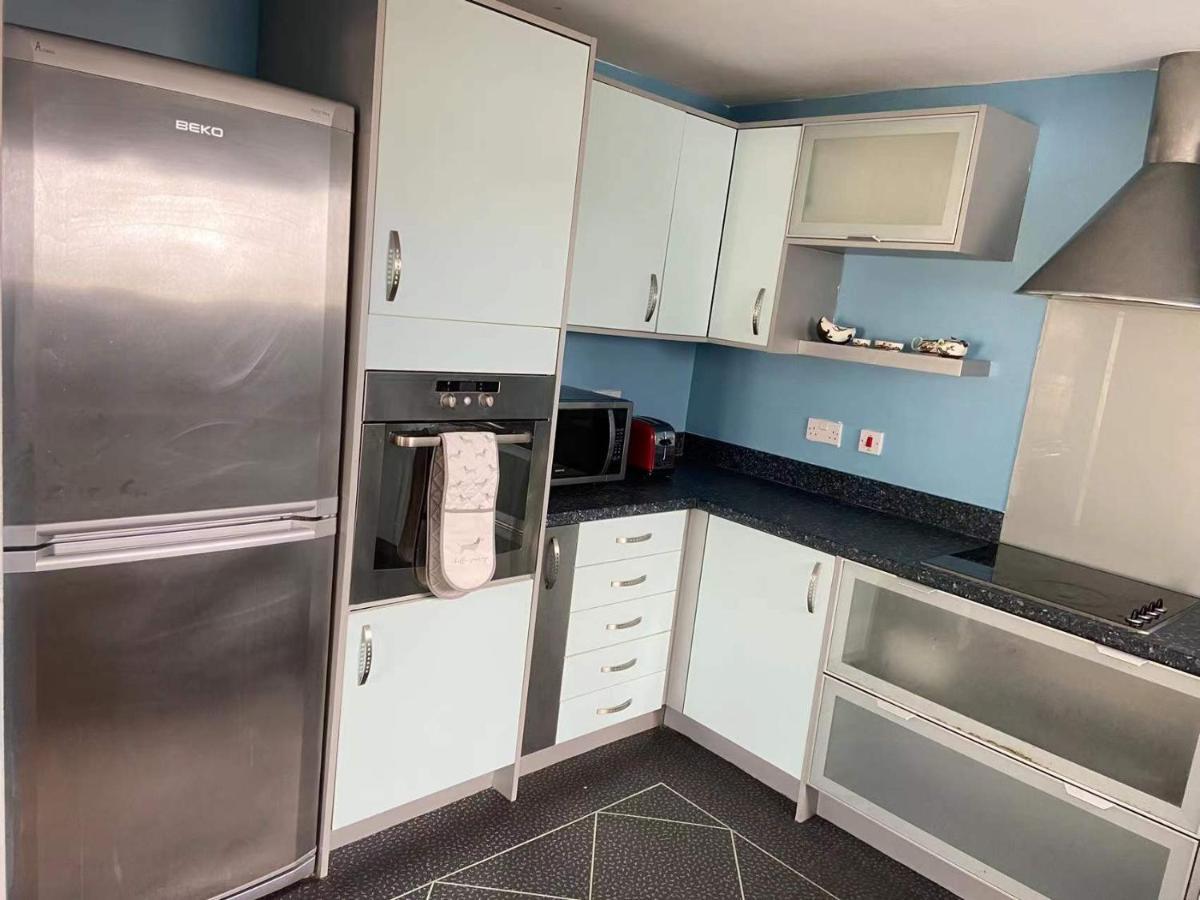 Lovely 2-Bedrooms Apartment Step To The Beach Swansea Zewnętrze zdjęcie