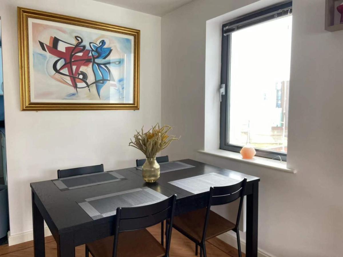 Lovely 2-Bedrooms Apartment Step To The Beach Swansea Zewnętrze zdjęcie