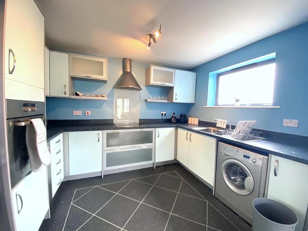 Lovely 2-Bedrooms Apartment Step To The Beach Swansea Zewnętrze zdjęcie