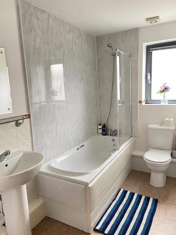 Lovely 2-Bedrooms Apartment Step To The Beach Swansea Zewnętrze zdjęcie