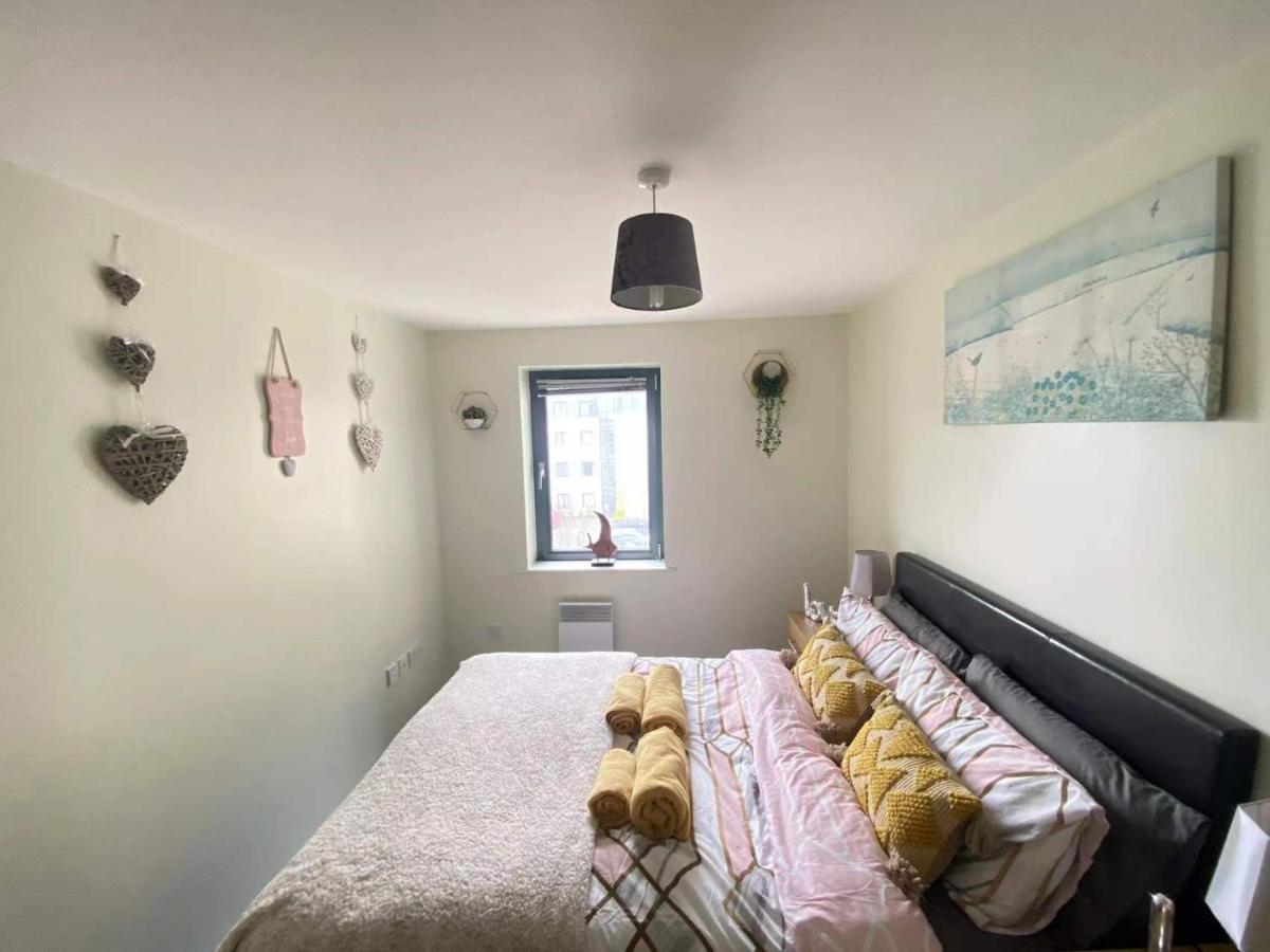 Lovely 2-Bedrooms Apartment Step To The Beach Swansea Zewnętrze zdjęcie